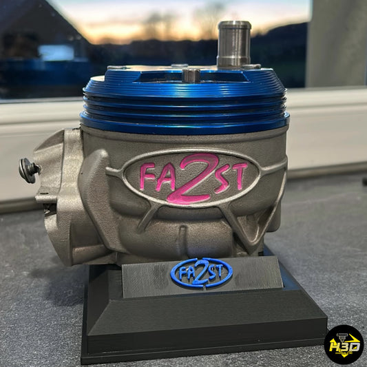 Support d’exposition pour cylindre 50cc – Présentation idéale des cylindres serrés, parfait pour ateliers mécaniques et collectionneurs.